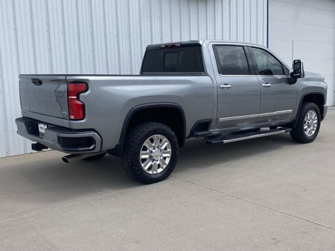 Used 2024 Chevrolet Silverado 2500 High Country w/ Technology Package AWD/4WD image 28