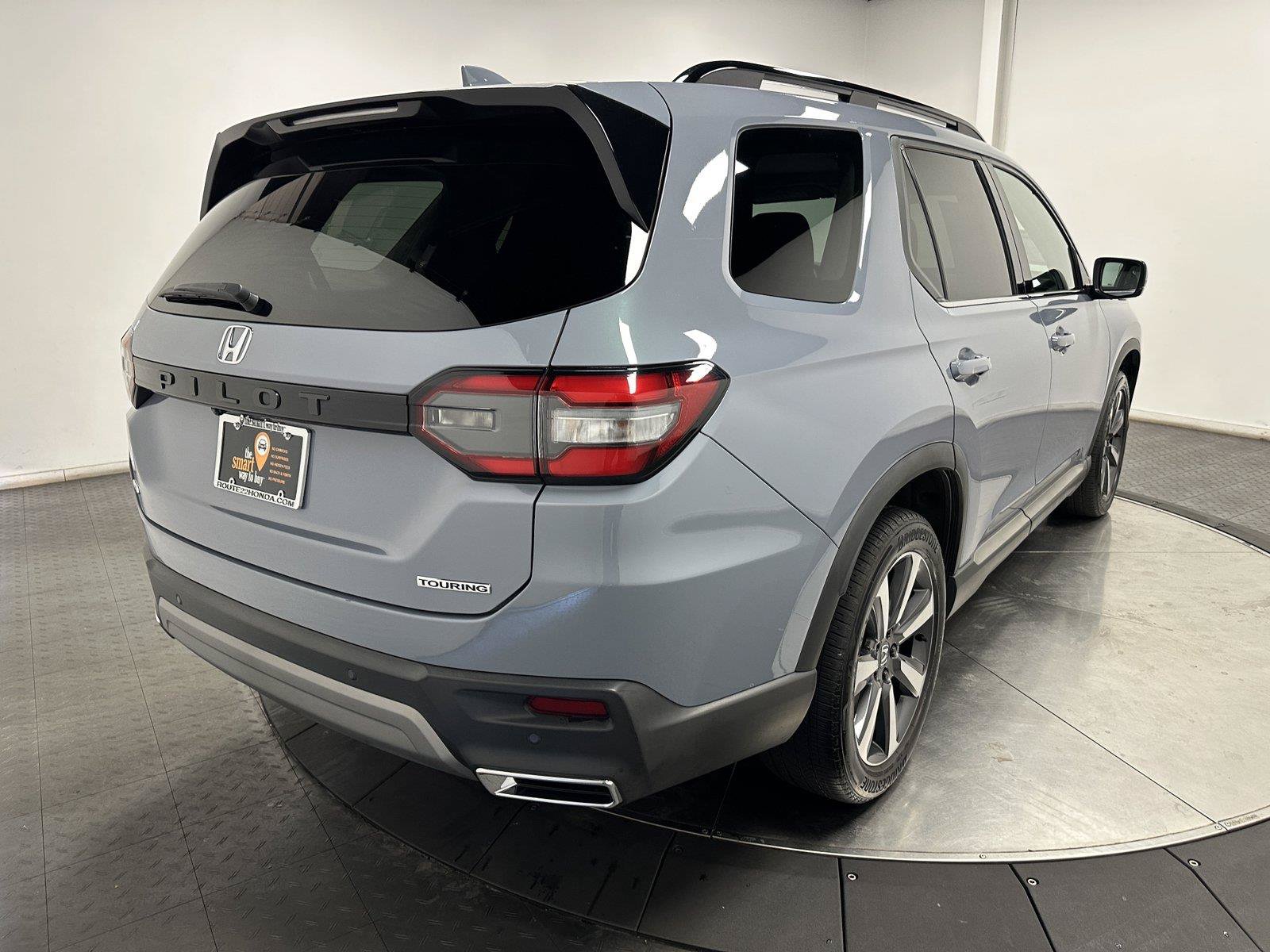 Certified 2024 Honda Pilot Touring image 13
