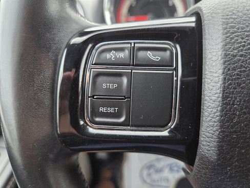 Used 2019 Dodge Grand Caravan SXT FWD image 16