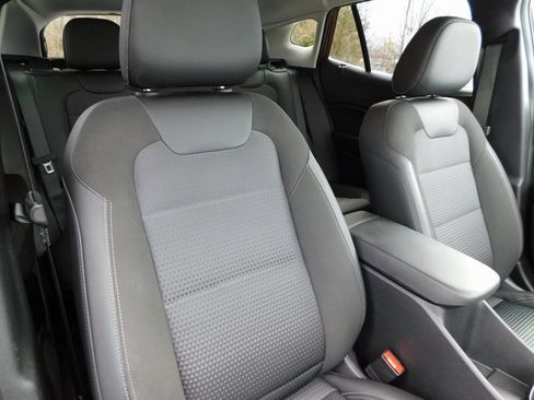 Used 2025 Chevrolet Trax LT image 18