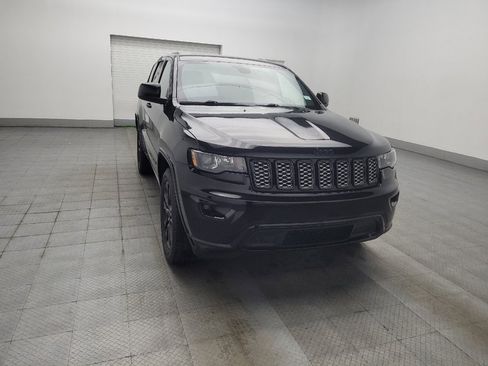 Used 2017 Jeep Grand Cherokee Altitude AWD/4WD image 13