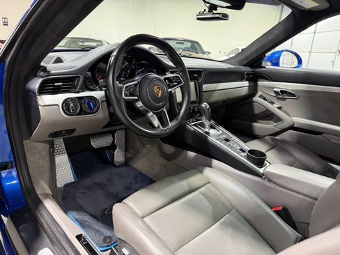 Used 2015 Porsche 911 Carrera image 32