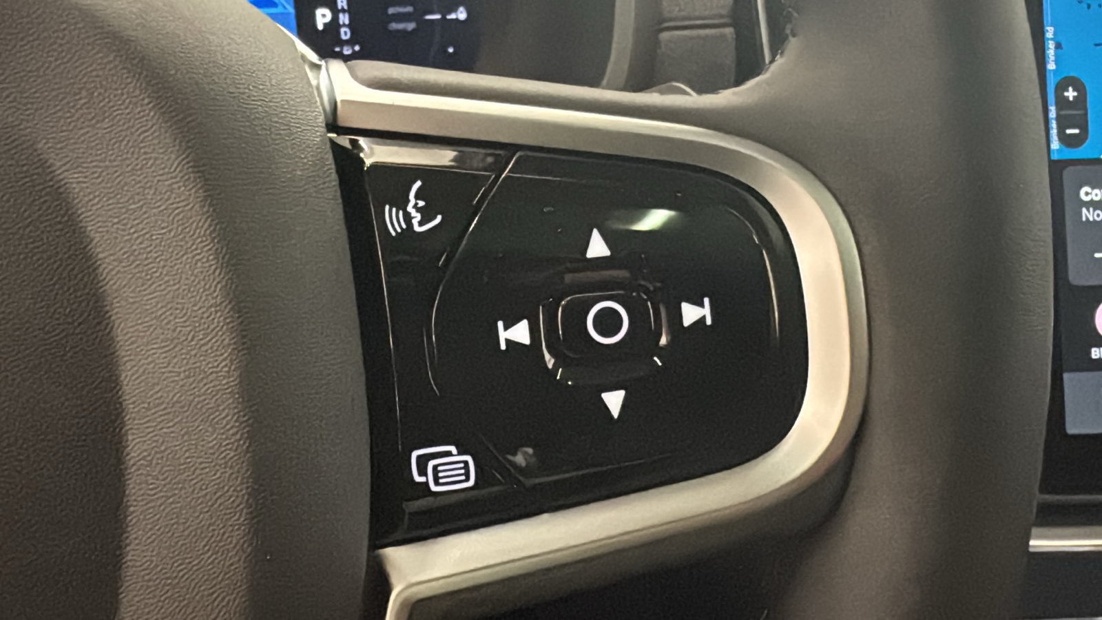 New 2026 Volvo XC90 T8 Plus w/ Protection Package Premier AWD/4WD image 14