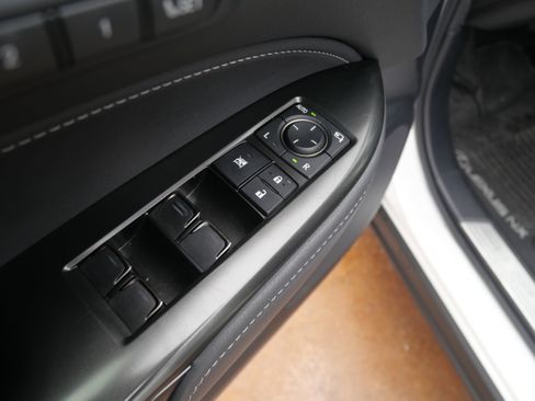 Certified 2024 Lexus NX 250 FWD w/ Premium Package image 8