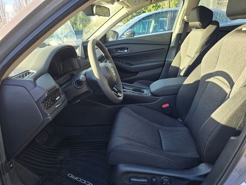 Certified 2025 Honda Accord SE image 11