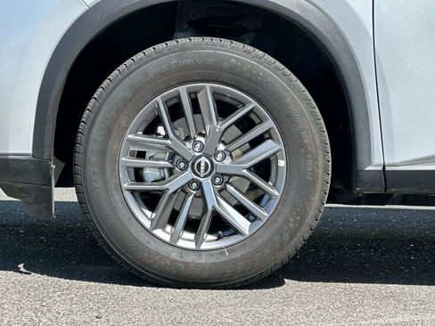Used 2024 Nissan Rogue S AWD/4WD image 26