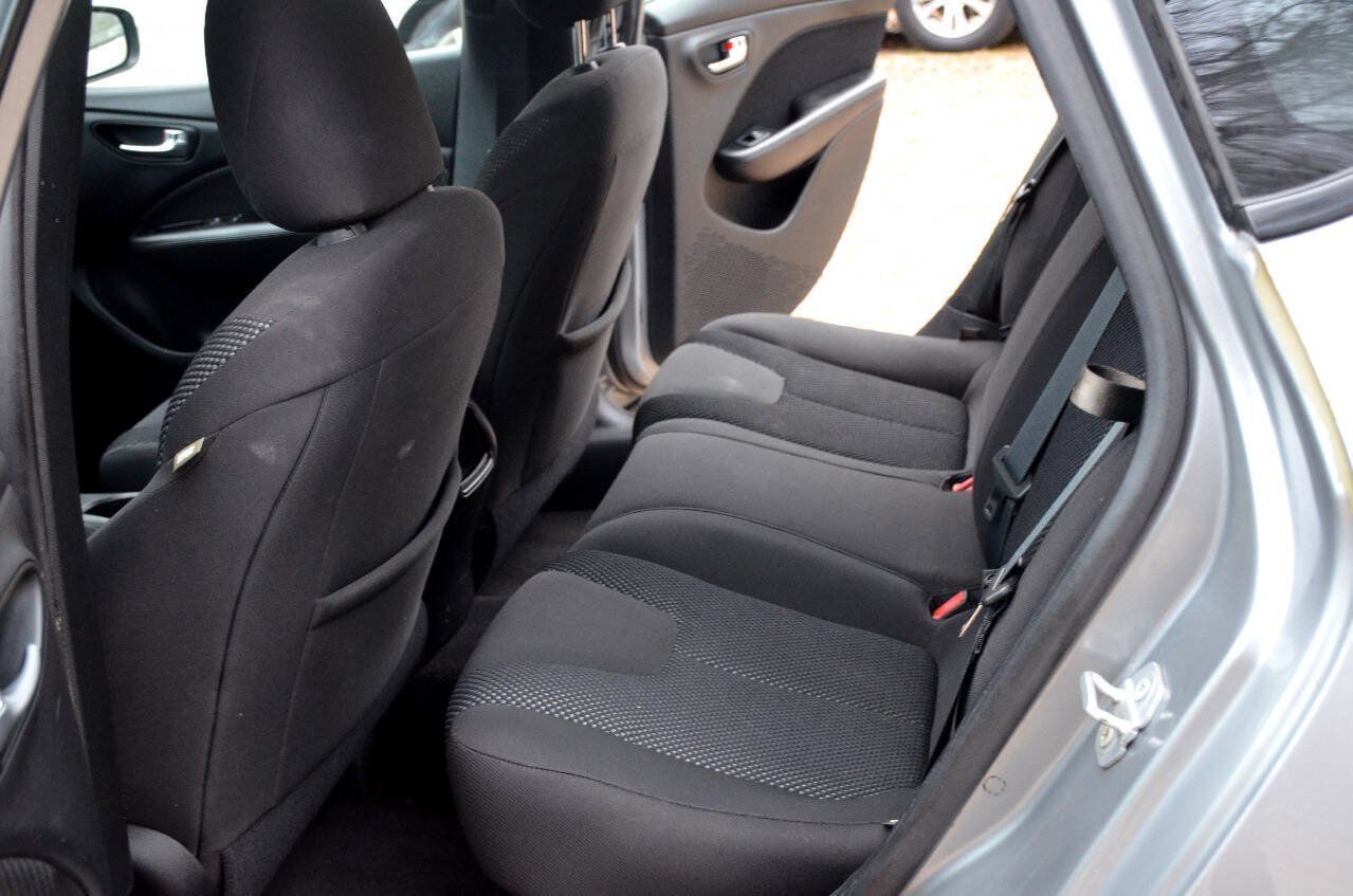 Used 2015 Dodge Dart SE w/ Convenience Group FWD image 9
