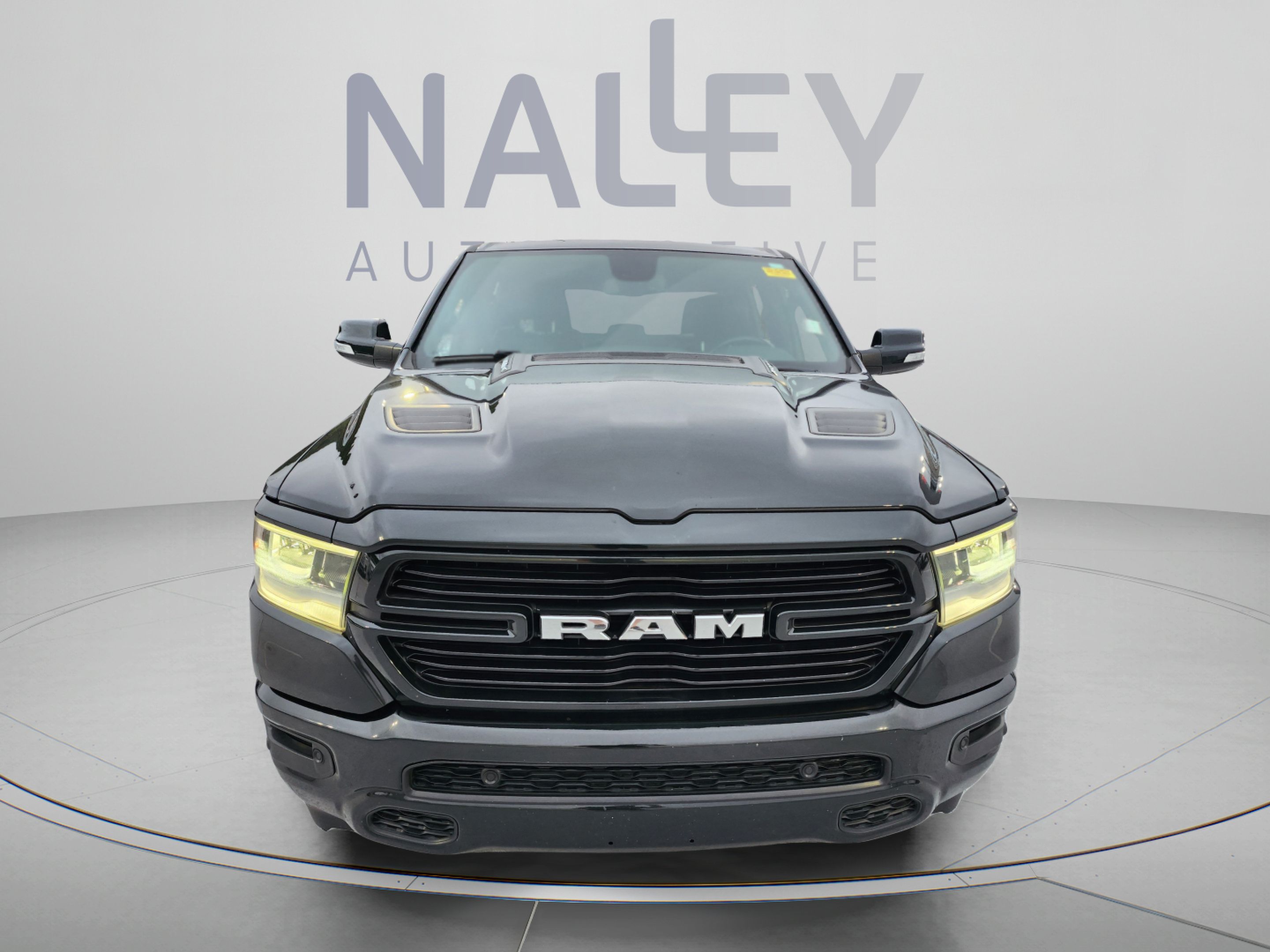 Used 2019 RAM 1500 Laramie w/ Sport Appearance Package AWD/4WD image 8