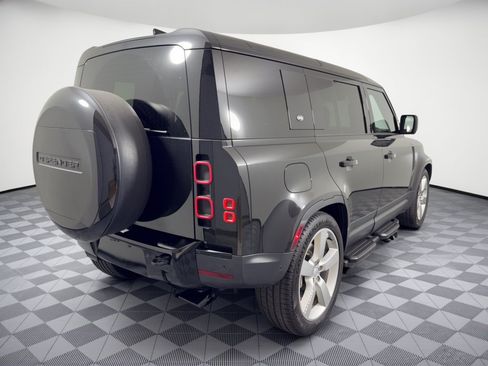 Used 2024 Land Rover Defender 110 SE AWD/4WD image 9