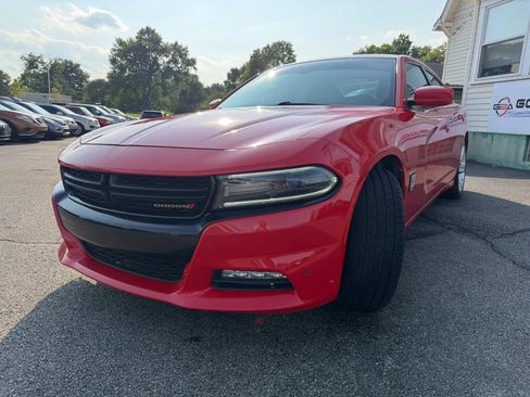 Used 2016 Dodge Charger R/T RWD image 9