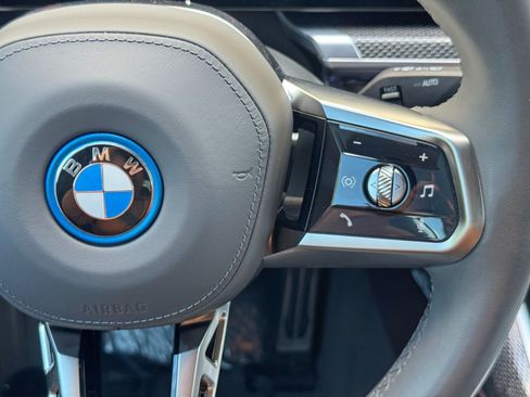 Used 2023 BMW i7 xDrive60 w/ Executive Package 2 AWD/4WD image 25
