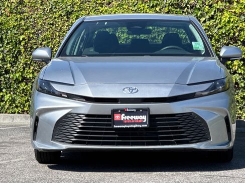 Used 2025 Toyota Camry LE FWD image 11
