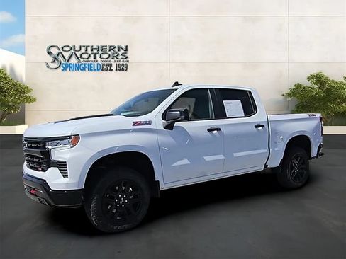 Used 2025 Chevrolet Silverado 1500 LT Trail Boss w/ Convenience Package II AWD/4WD image 27