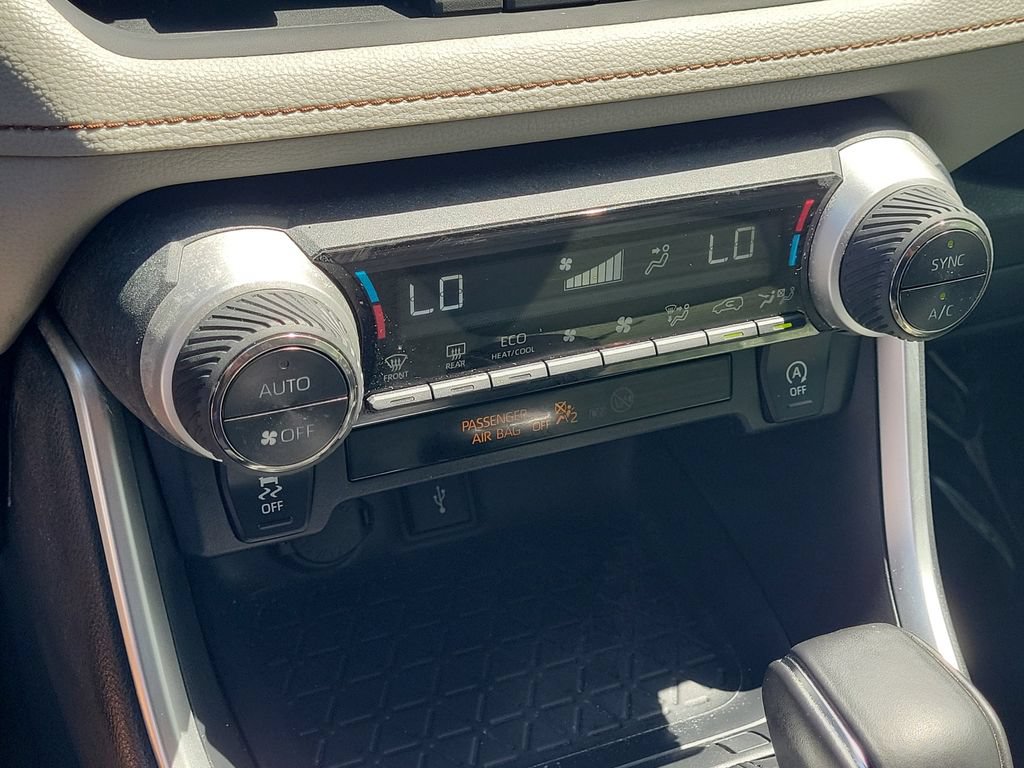 Used 2020 Toyota RAV4 XLE Premium FWD image 23