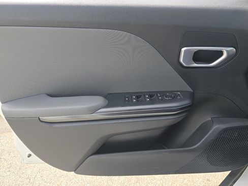Used 2025 Kia K4 FWD image 25