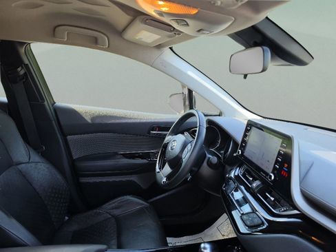 Used 2021 Toyota C-HR Limited FWD image 30