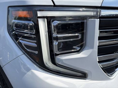 Certified 2024 GMC Sierra 1500 SLT w/ SLT Premium Package AWD/4WD image 11