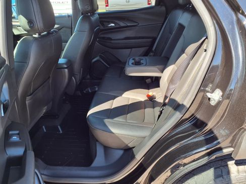 Used 2025 Chevrolet TrailBlazer ACTIV w/ Driver Confidence Package FWD image 17