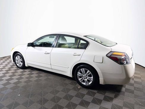 Used 2011 Nissan Altima 2.5 S w/ Convenience Pkg FWD image 6
