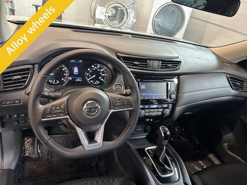 Used 2020 Nissan Rogue SV AWD/4WD image 17
