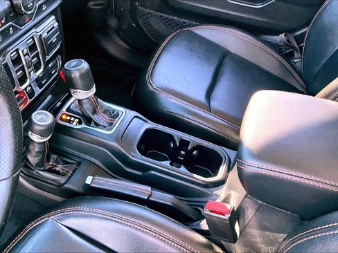 Used 2023 Jeep Gladiator Mojave w/ Cold Weather Group image 19