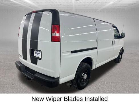 Used 2017 Chevrolet Express 2500 image 14