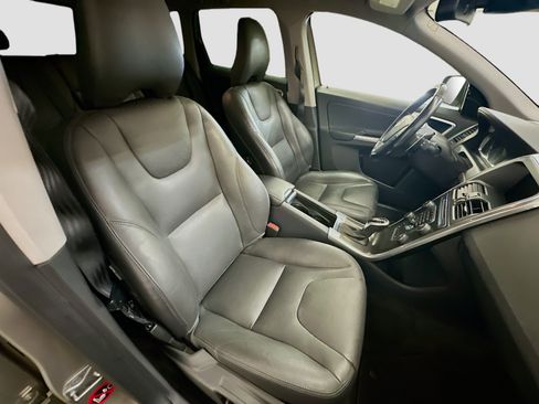 Used 2015 Volvo XC60 T6 Premier Plus AWD/4WD image 33