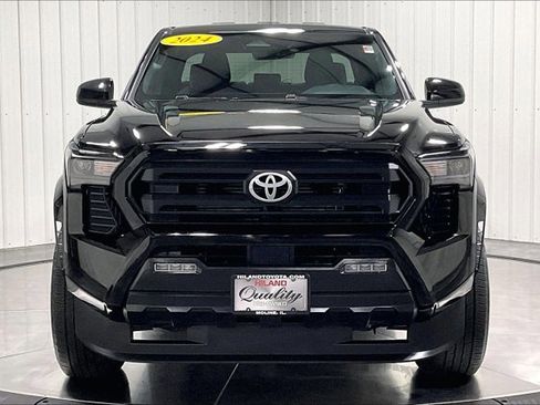 Used 2024 Toyota Tacoma SR5 AWD/4WD image 2