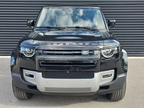 Used 2024 Land Rover Defender 90 S image 9