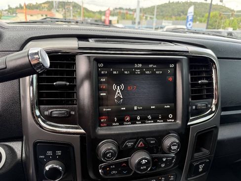 Used 2018 RAM 2500 Laramie w/ Sport Appearance Group AWD/4WD image 12