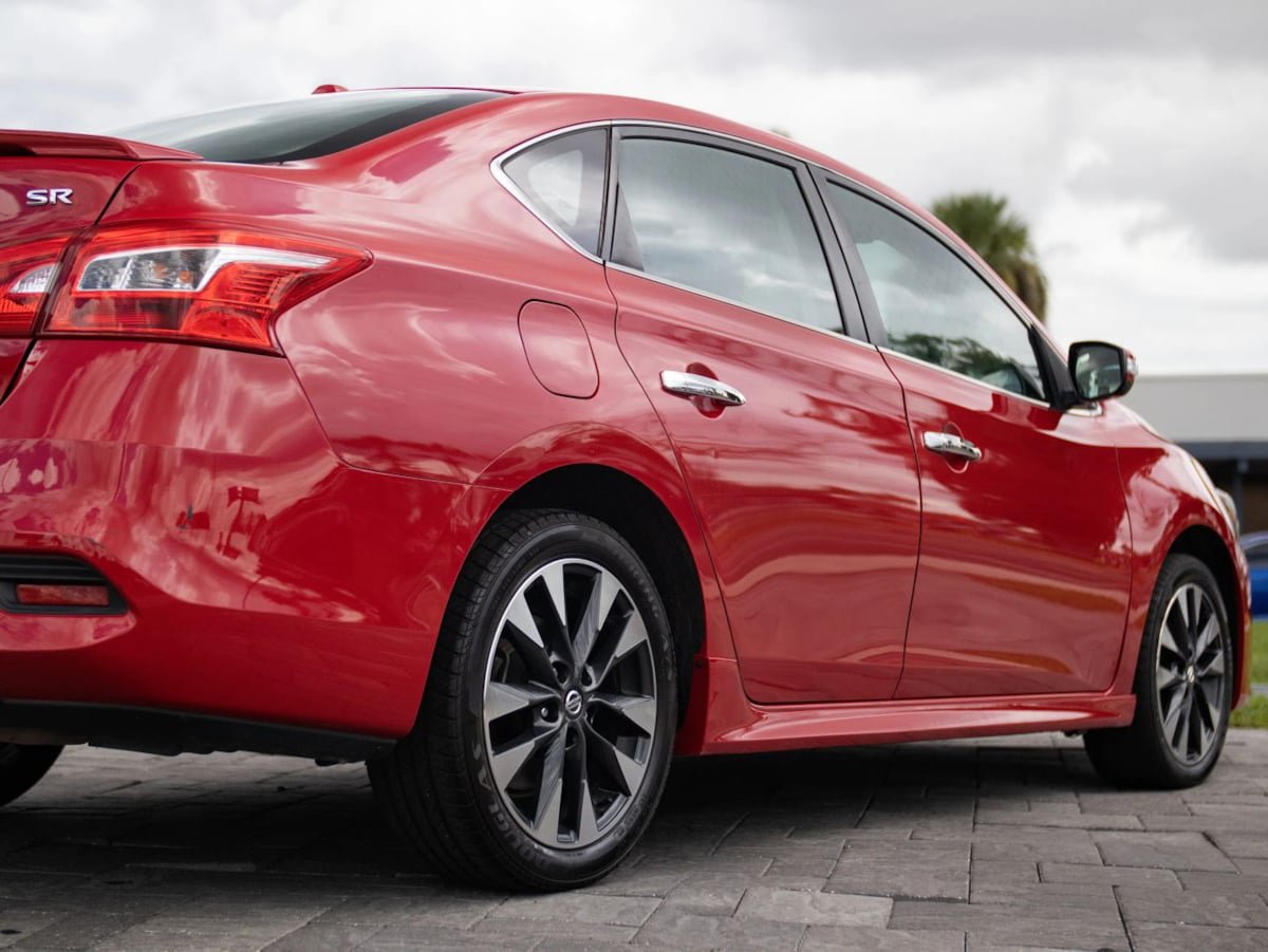 Used 2019 Nissan Sentra SR FWD image 14
