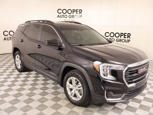 Used 2024 GMC Terrain SLE w/ Driver Convenience Package FWD image 1