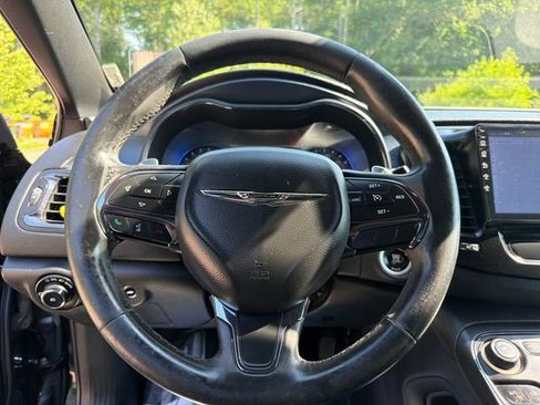 Used 2015 Chrysler 200 S FWD image 15