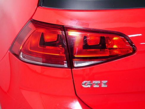 Used 2015 Volkswagen GTI S FWD image 17