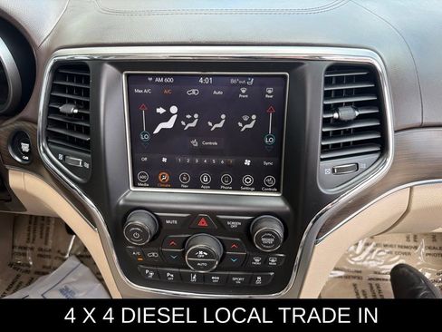 Used 2018 Jeep Grand Cherokee Overland AWD/4WD image 24