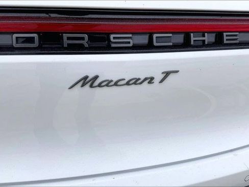 Used 2024 Porsche Macan image 8