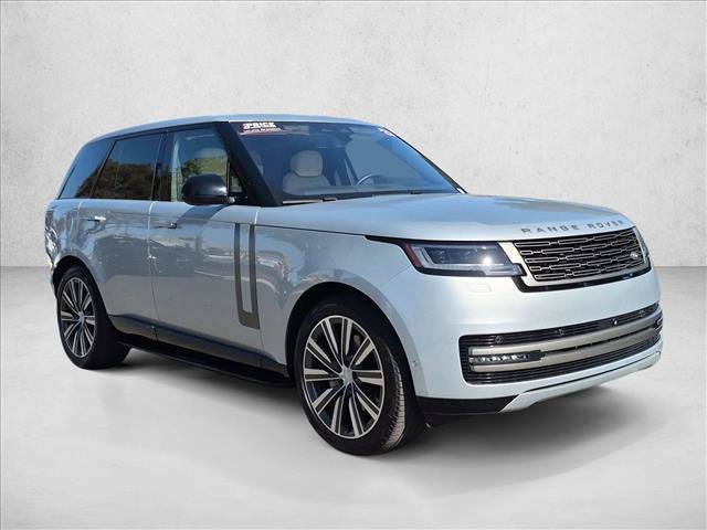 Used 2023 Land Rover Range Rover SE AWD/4WD image 3