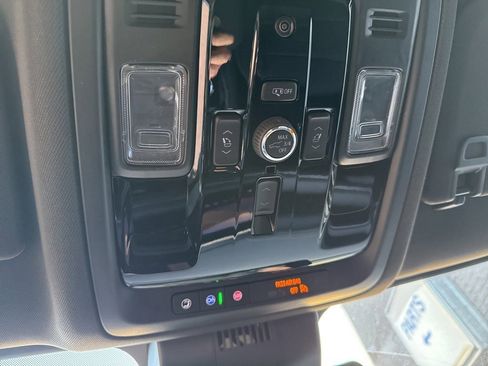 New 2026 Chevrolet Suburban Premier image 36