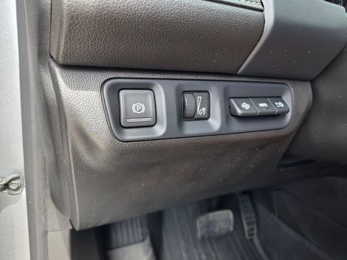 Used 2023 GMC Acadia SLT w/ Elevation Edition FWD image 22