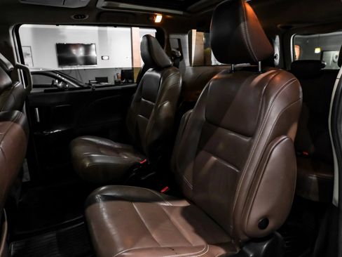 Used 2019 Toyota Sienna Limited Premium AWD/4WD image 37