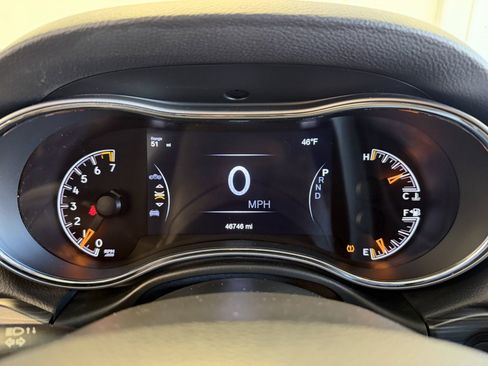 Used 2020 Jeep Grand Cherokee Limited image 17