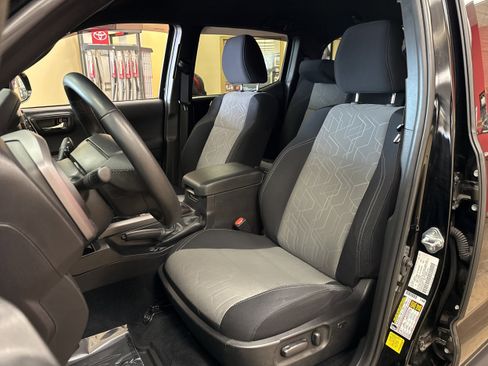 Used 2023 Toyota Tacoma TRD Sport AWD/4WD image 28