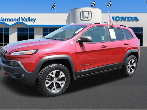 Used 2014 Jeep Cherokee Trailhawk w/ Technology Group AWD/4WD image 3