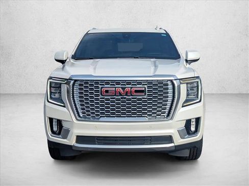 Used 2021 GMC Yukon XL Denali w/ Denali Ultimate Package image 2