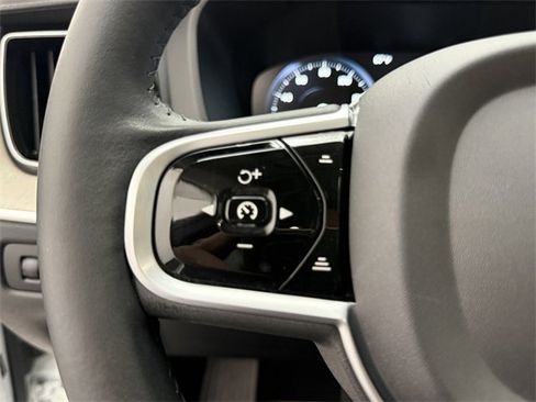 Used 2020 Volvo XC60 T5 Inscription w/ Protection Package image 16