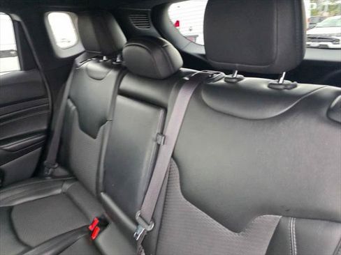 Certified 2022 Jeep Compass Latitude FWD image 16