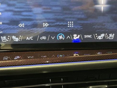 New 2026 Chevrolet Traverse RS image 8