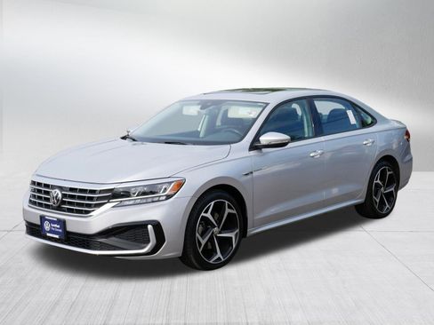 Used 2020 Volkswagen Passat 2.0T R-Line FWD image 3