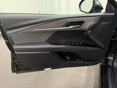 Certified 2025 Toyota Camry XLE FWD image 10