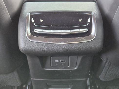 Used 2024 Cadillac XT6 Sport w/ Technology Package image 38